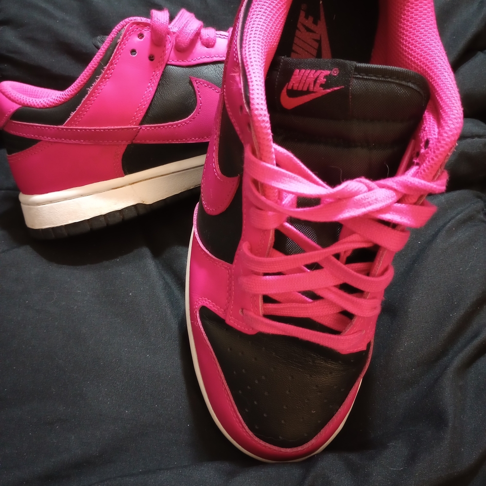 Nike Women's Pink and Black Sneakers